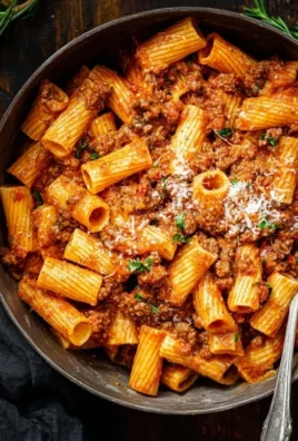 Beef Pasta in Tomato Sauce {Beef Ragu Pasta}
