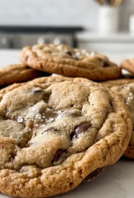 Crispy and Chewy Chocolate Chip Cookies